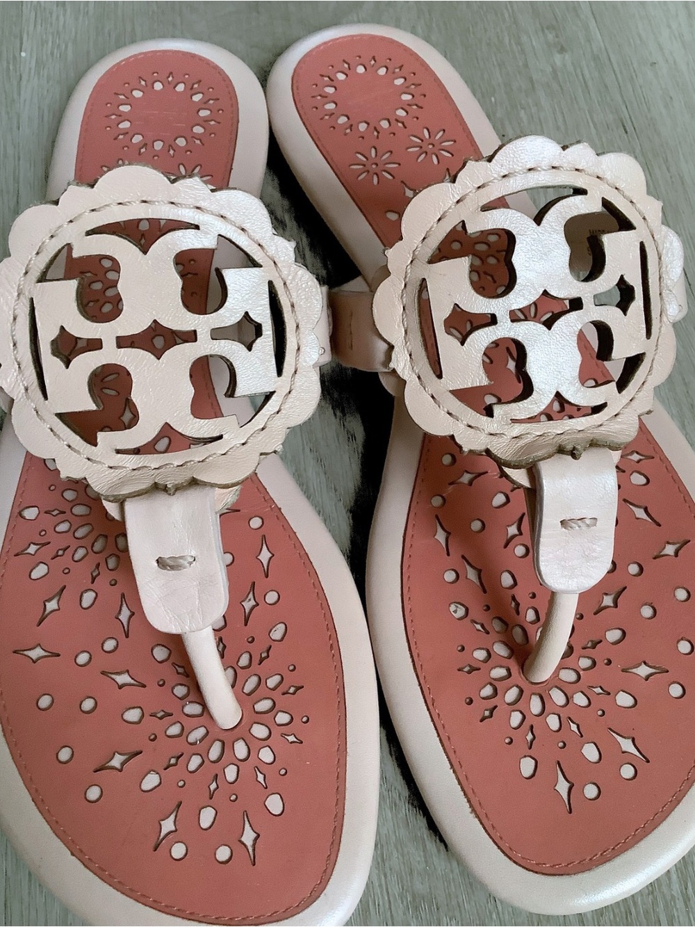 Tory Burch Miller Scallop Seashell Pink Leather Thong Sandals Size 5.5 - Picture 5 of 7